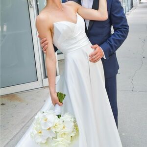 Elegant White Strapless Wedding Dress